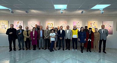 Çizgiyle anlatılan 'kadın' teması sanatseverlerle buluştu