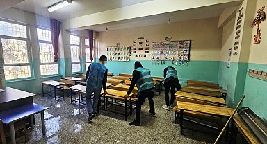 Cizre'de denetimli serbestlik yükümlüleri 16 ayda 212 okulu temizledi