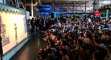 Çocuklar geleneksel gölge gösterisi ile eğlenceli anlar yaşadı