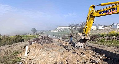 Çöken Selendi-Kula eski yolunda çalışmalar devam ediyor