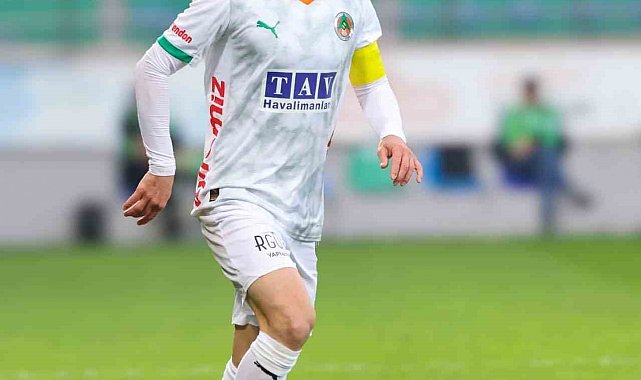 Corendon Alanyaspor kaptanı Efecan Karaca ameliyat edildi