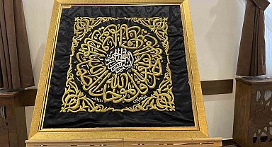 Çorum'da Kadir Gecesi'nde kutsal emanetlere yoğun ilgi