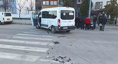 Çorum'da minibüs ile motosiklet çarpıştı: 1 yaralı