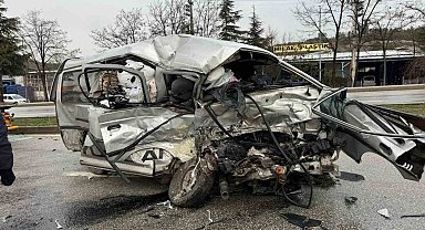 Çorum'da otobüs ile minibüs çarpıştı: 1'i ağır 7 yaralı