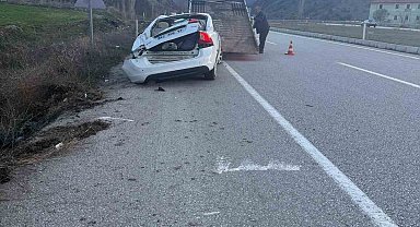 Çorum'da otomobil dereye devrildi: 4 yaralı