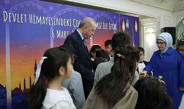 Cumhurbaşkanı Erdoğan, devlet himayesindeki çocuklarla gönül sofrasında buluştu