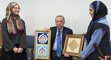 Cumhurbaşkanı Erdoğan üniversite öğrencileri ile bir araya geldi