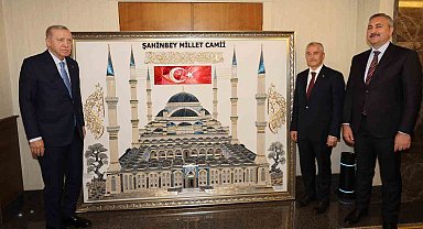 Cumhurbaşkanı Erdoğan'a Tahmazoğlu'ndan anlamlı hediye
