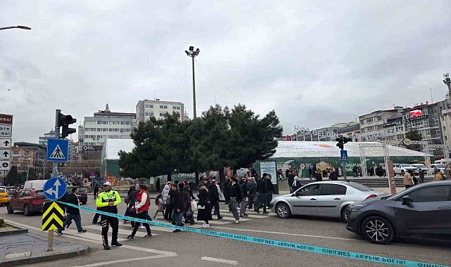 Cumhuriyet Meydanı'nda trafik yoğunluğu