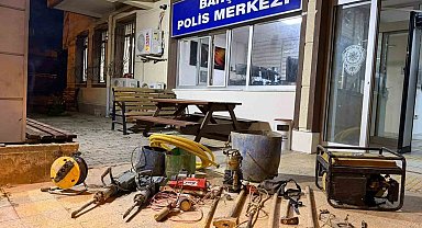 Define için 6 metrelik kuyu kaza kazan 4 şüpheli suçüstü yakalandı