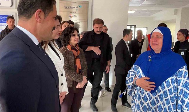 Deprem enkazından 4.günde kurtarılan kadın, 2 gün önce anahtarını teslim aldığı yeni yuvası için göz yaşları içerisinde devlete teşekkür etti