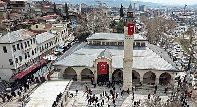 Depremde hasar gören 583 yıllık Ulu Cami yeniden ibadete açıldı