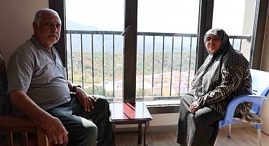 Depremzede çiftin yeni evlerinde ilk bayram heyecanı