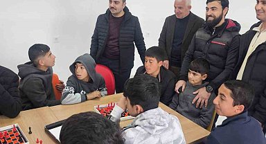 Dicle Kaymakamı Atış, gençlik kampında sporcu gençlerle buluştu