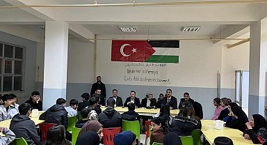 Dicle Kaymakamı Mustafa Atış, lise öğrencileriyle iftarda bir araya geldi