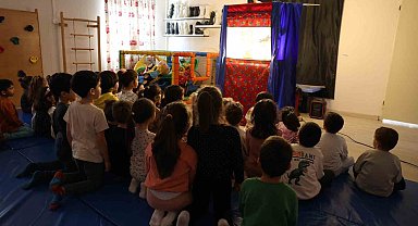 Didim Belediyesi minikleri Hacivat ve Karagöz ile buluşturdu