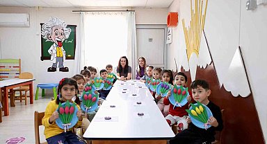 Didim'de miniklerden Kadınlar Günü'ne renkli dokunuş