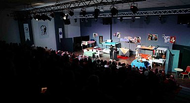 Didim'deki kadınlara yönelik tiyatro oyunu yoğun ilgi gördü