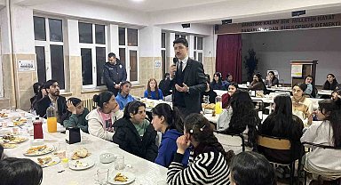 Digor Kaymakamı Ahmed Tayyib Kahraman öğrencilerle iftar sofrasında buluştu