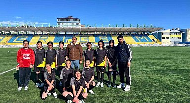 Digorlu kızlar Türkiye yarı finallerinde Kars'ı temsil edecek