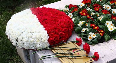 Dışişleri Bakan Yardımcısı Gümrükçü: "Çanakkale Zaferi, bir neslin belki de en parlak temsilcilerini yitirdiğimiz destansı bir mücadele ve direniştir"