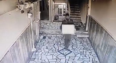 Diyarbakır'da garip hırsızlık girişimi: Önce çaldı, sonra geri bırakıp kameraya 'karışmadım' el işaretini yaptı