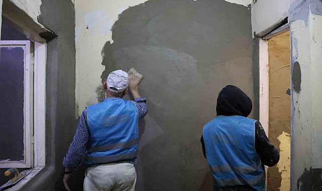 Diyarbakır'da ihtiyaç sahibi vatandaşın evi 'denetimli serbestlik hükümlülerince' onarıma alındı