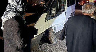Diyarbakır'da minibüs ile otomobil çarpıştı: 1 yaralı