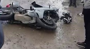 Diyarbakır'da motosiklet ile hafif ticari araç çarpıştı: 1 yaralı