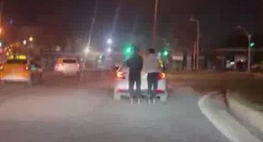 Diyarbakır'da patenli gençlerin tehlikeli yolculuğu