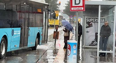 Diyarbakır'da sağanak yağış hayatı olumsuz etkiledi