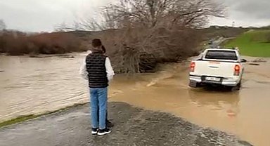 Diyarbakır'da şiddetli yağış: Köye ulaşım kesildi, bazı vatandaşlar mahsur kaldı