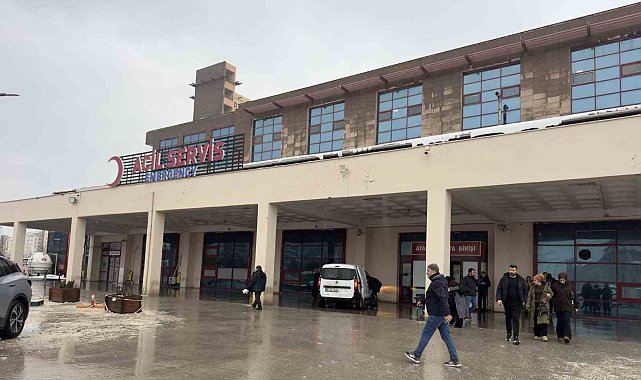 Diyarbakır'da yol verme kavgası: 2 yaralı