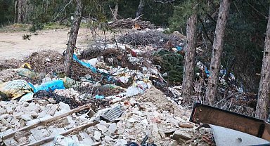 Doğanın kalbine çöp doldurdular