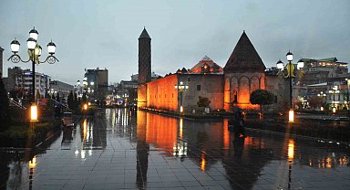 Doğuda yüksek kesimlerde kar var