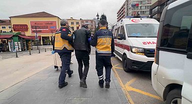 Dolmuşta fenalaşan yolcu hastaneye kaldırıldı