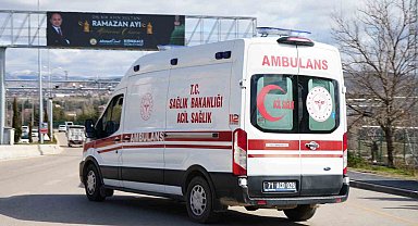 Dolmuşta tartıştığı genci bıçakla yaralayan kadın gözaltına alındı