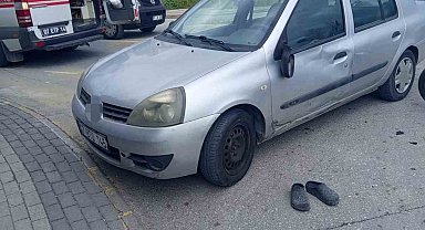 Dönüş yasağına uymayan otomobile motosiklet çarptı: 2 yaralı