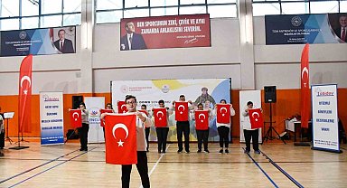 Down sendromlu gençler sporda becerilerini sergiledi