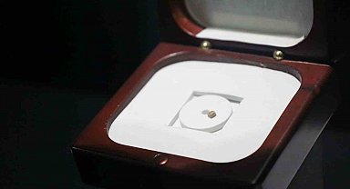 Dünyanın en küçük kitabı ve en hafif kâğıdı EÜ'de sergileniyor