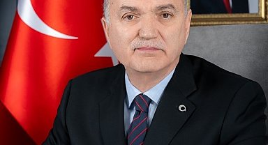 Düzce Belediye Başkanı Özlü'den "iş insanlarından para isteniyor" iddialarına tepki