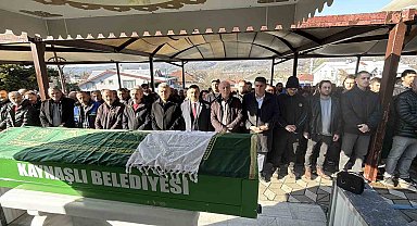 Düzce'de eğitim camiasının sevilen öğretmeni son yolculuğuna uğurlandı