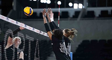 Eczacıbaşı Dynavit, Kupa Voley'de final hedefliyor