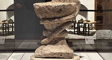 Eczacılık ve sağlığın sembolü sayılan 791 yıllık kadehe sarılı yılan heykeli bu müzede sergileniyor