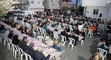 Edremit Belediyesi iftar sofraları Altınoluk'ta kuruldu