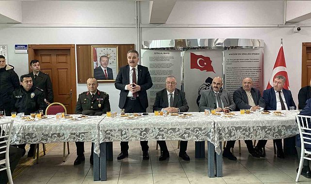 Edremit protokolü bayramlaşmada buluştu