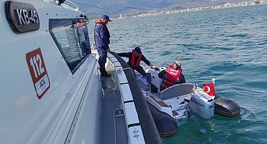 Edremit'te botta mahsur kalan şahıs kurtarıldı