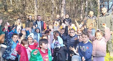 Edremitli öğrenciler Kazdağları Bal Ormanına fidan dikti