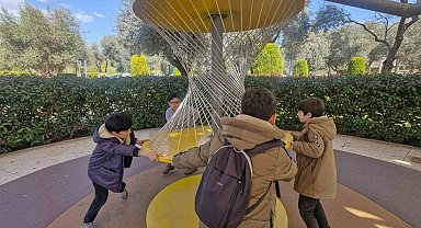 Efeler'in bilim parkı miniklere yol gösteriyor