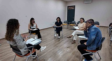 Efeler'in Psikososyal Destek Merkezleri vatandaşlara dokunmaya devam ediyor